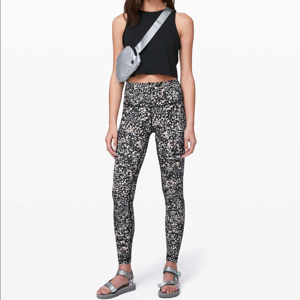 NWOT Lululemon Wunder unders leggings 28 size 2